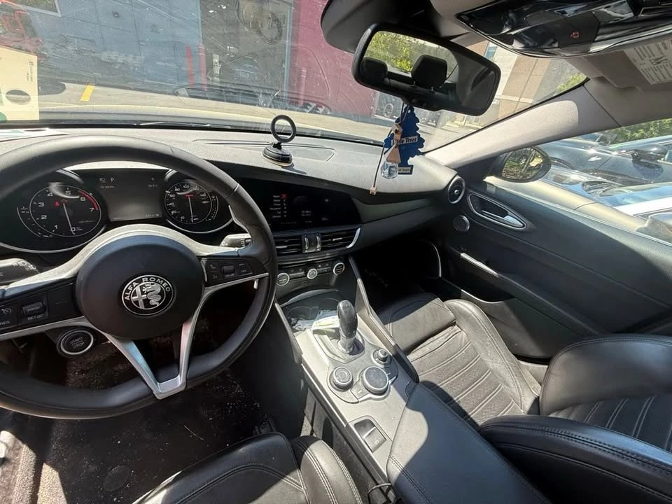 2019 Alfa Romeo Giulia - Image 13 of 13