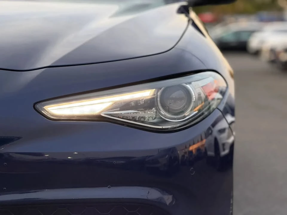 2019 Alfa Romeo Giulia - Image 5 of 20
