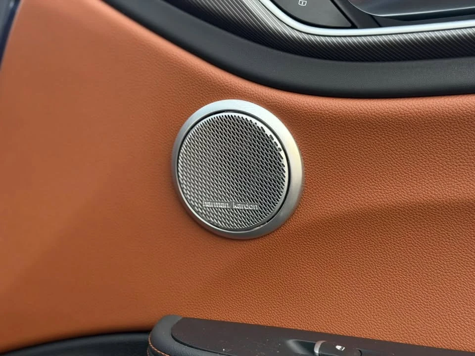 2019 Alfa Romeo Giulia - Image 11 of 20