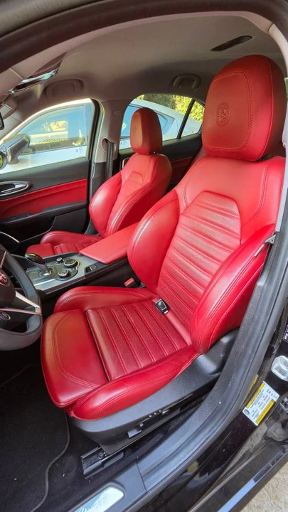 2019 Alfa Romeo Giulia - Image 13 of 16