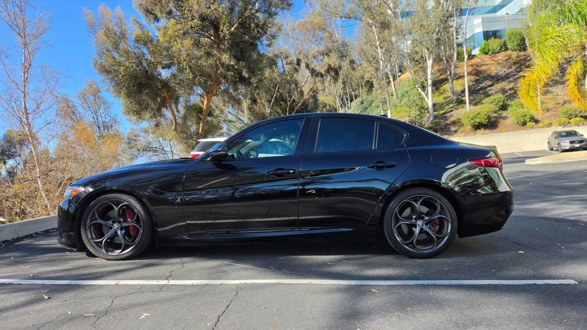 2019 Alfa Romeo Giulia - Image 5 of 16