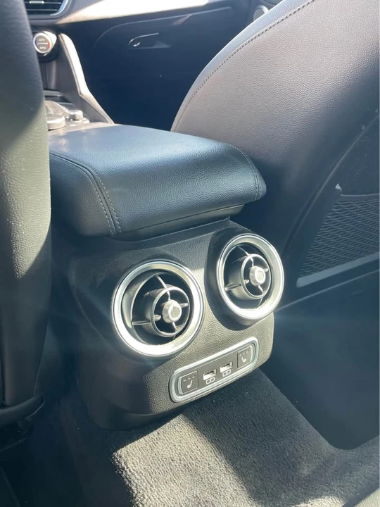 2019 Alfa Romeo Giulia - Image 15 of 20