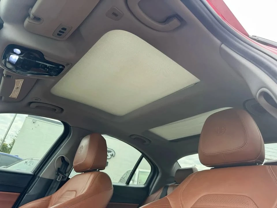 2019 Alfa Romeo Giulia - Image 17 of 20