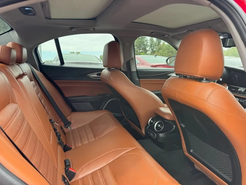 2019 Alfa Romeo Giulia - Image 13 of 20