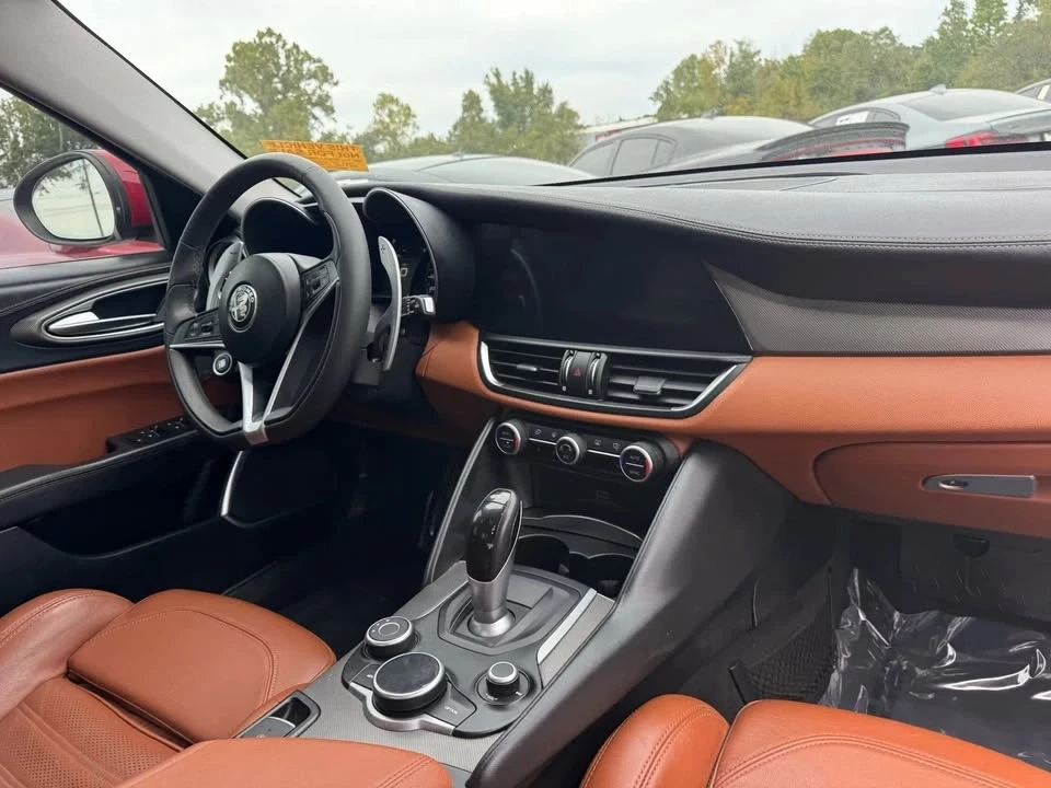 2019 Alfa Romeo Giulia - Image 12 of 20