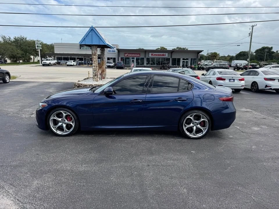 2019 Alfa Romeo Giulia - Image 5 of 17