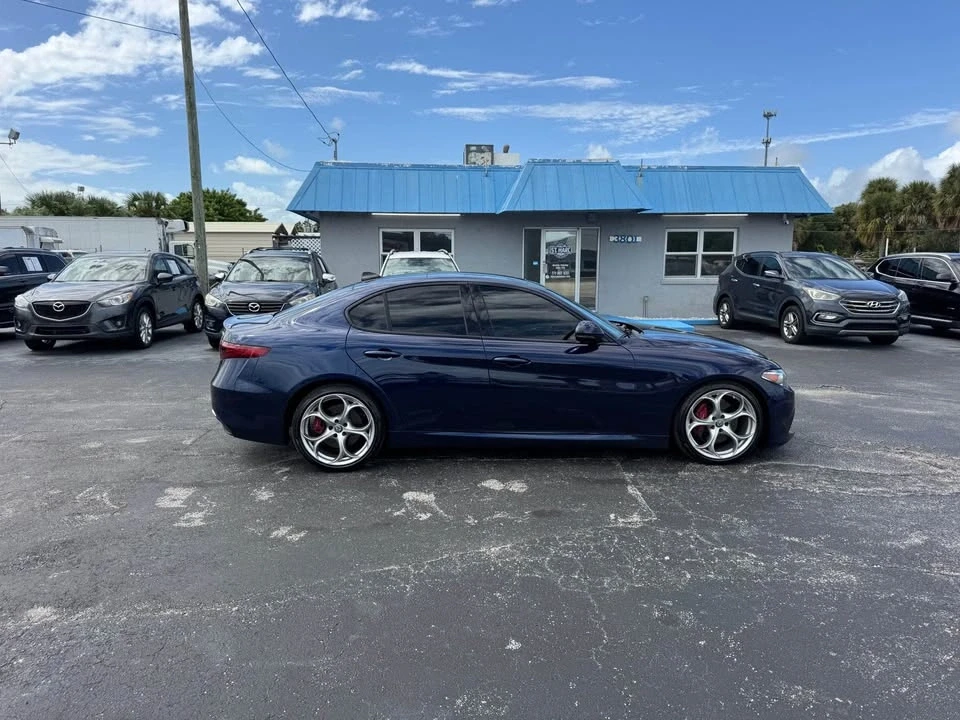 2019 Alfa Romeo Giulia - Image 4 of 17