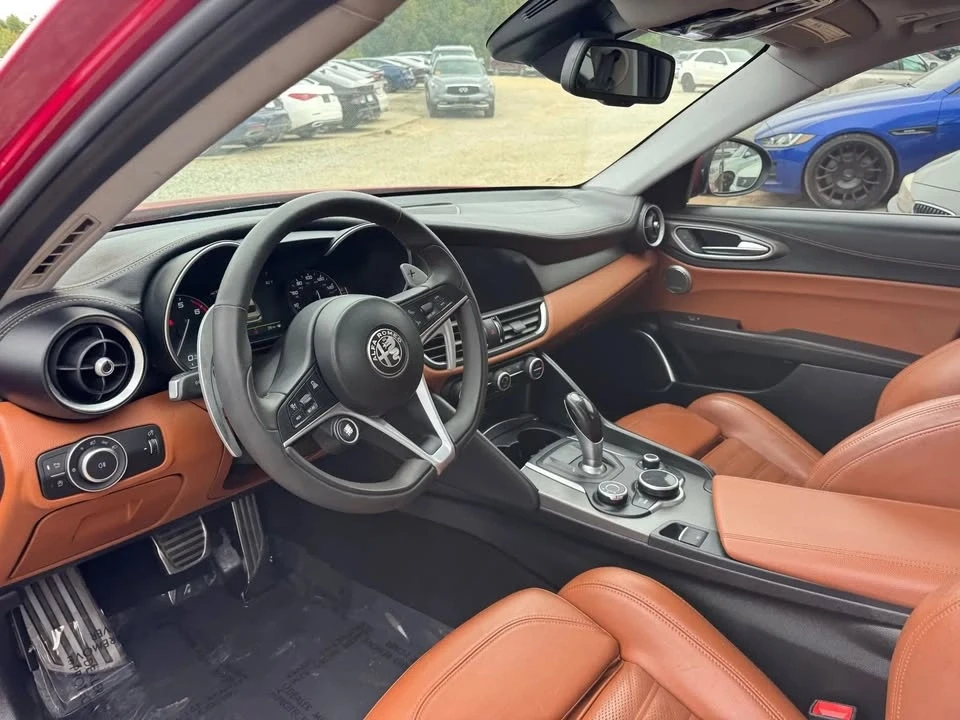 2019 Alfa Romeo Giulia - Image 16 of 20