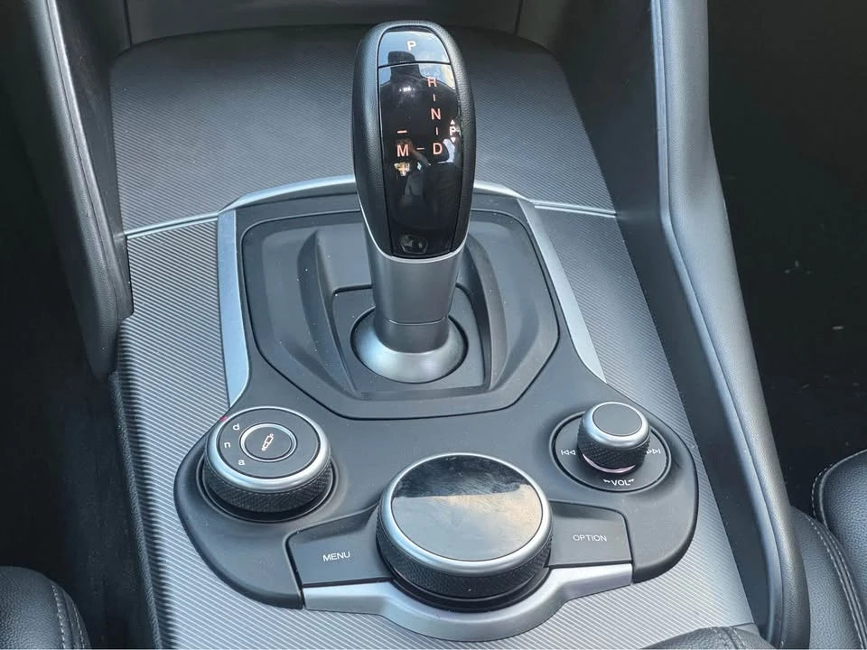 2019 Alfa Romeo Giulia - Image 14 of 15