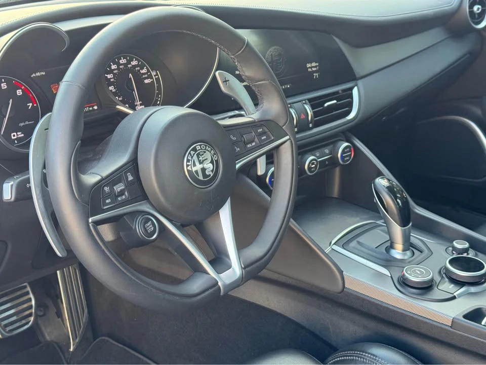 2019 Alfa Romeo Giulia - Image 5 of 15
