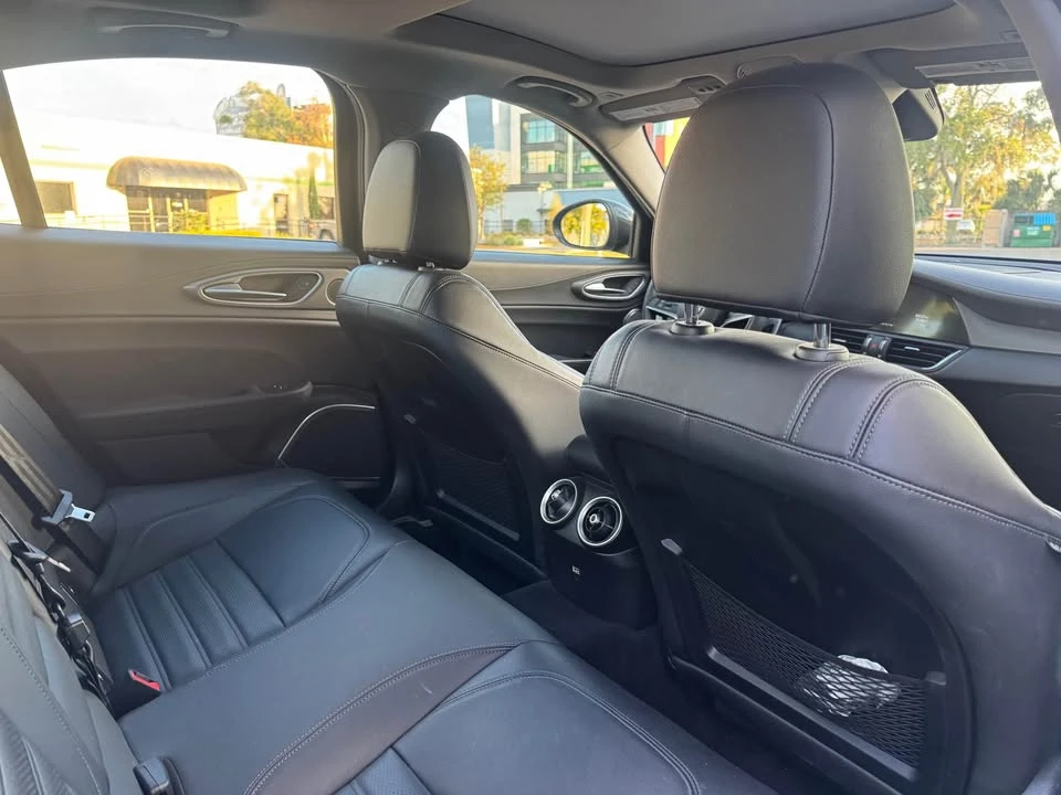 2019 Alfa Romeo Giulia - Image 8 of 15