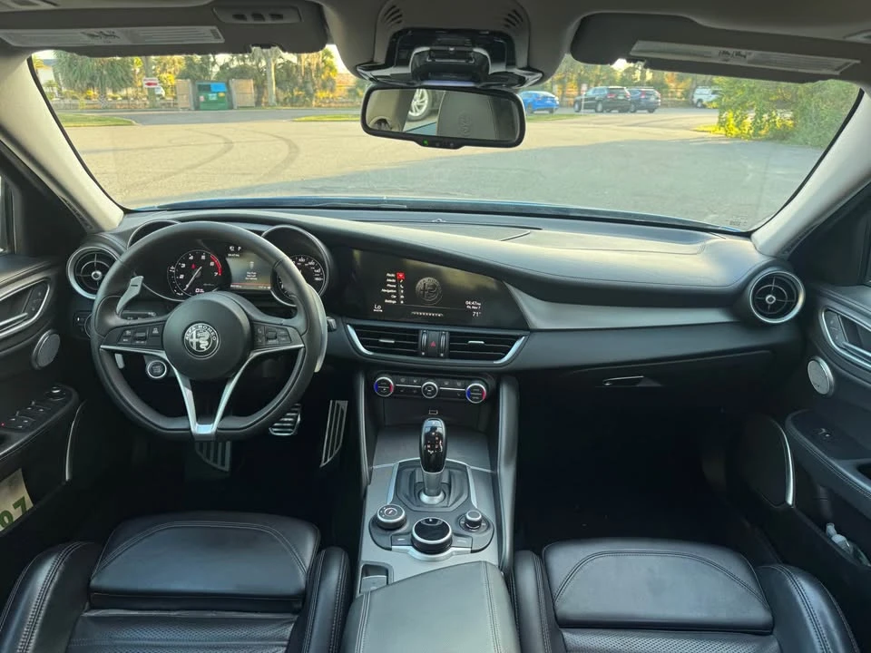 2019 Alfa Romeo Giulia - Image 10 of 15