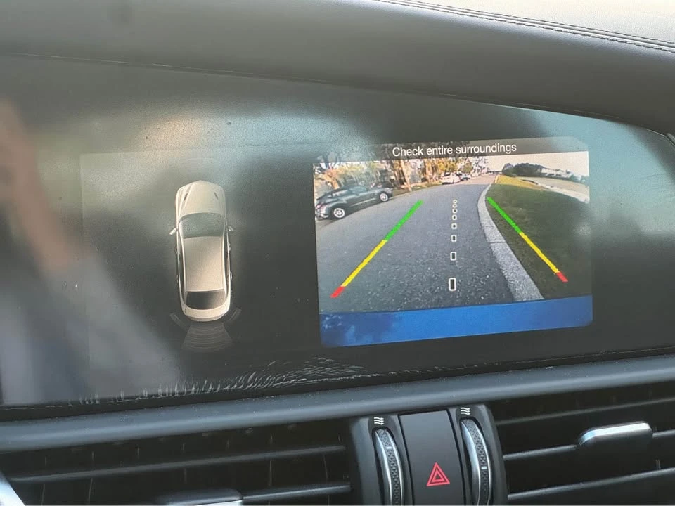 2019 Alfa Romeo Giulia - Image 13 of 15