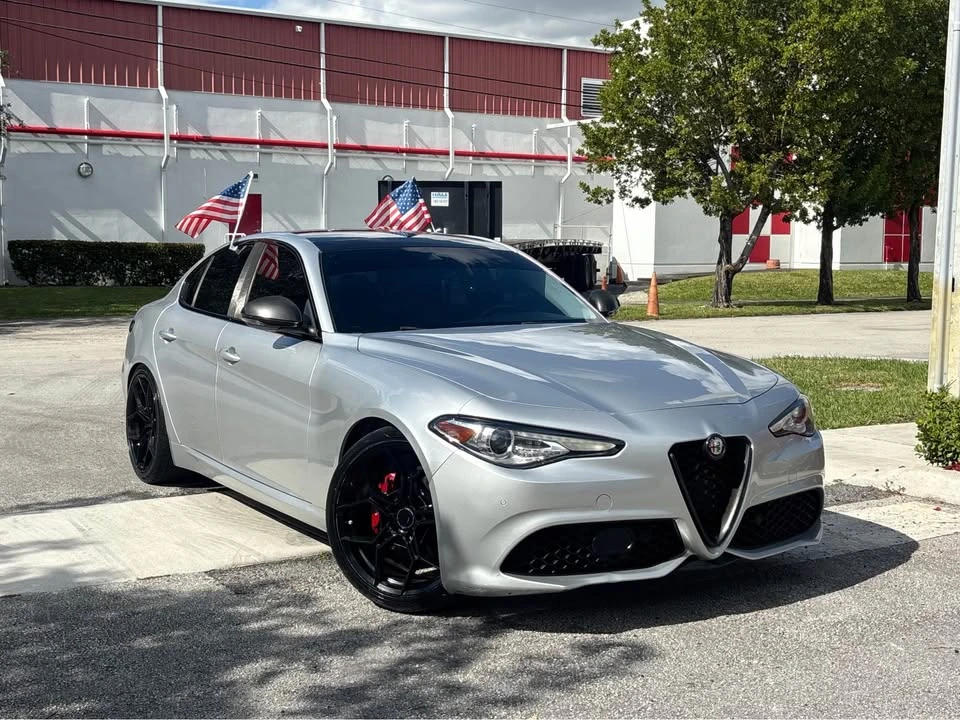 2019 Alfa Romeo Giulia - Image 7 of 18