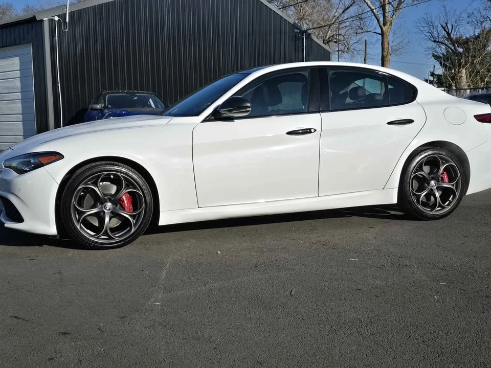 2019 Alfa Romeo Giulia - Image 5 of 16