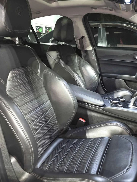 2019 Alfa Romeo Giulia - Image 16 of 16