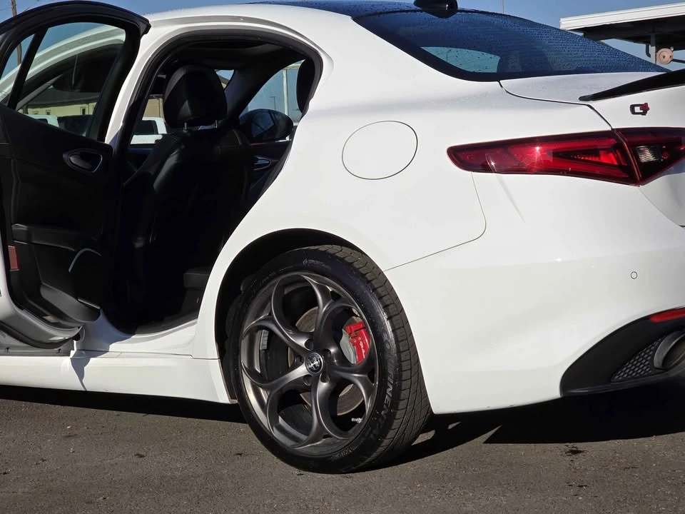 2019 Alfa Romeo Giulia - Image 2 of 16