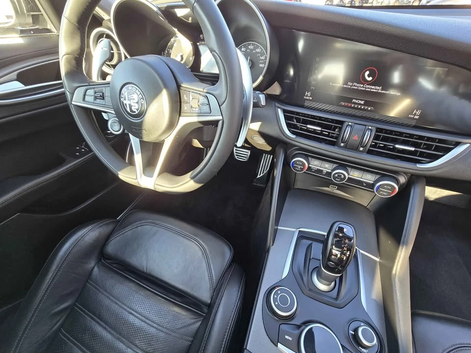 2019 Alfa Romeo Giulia - Image 11 of 16
