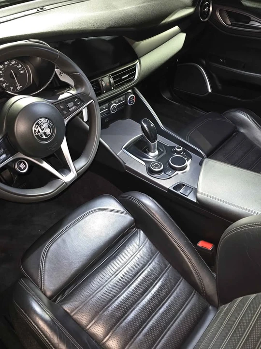 2019 Alfa Romeo Giulia - Image 12 of 16