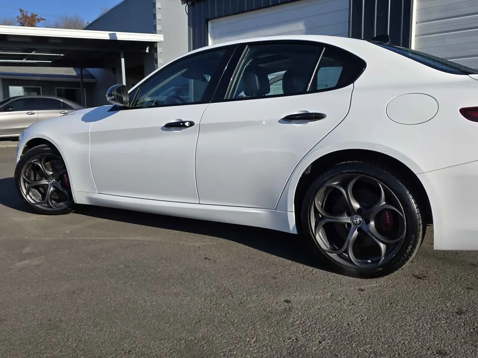 2019 Alfa Romeo Giulia - Image 6 of 16