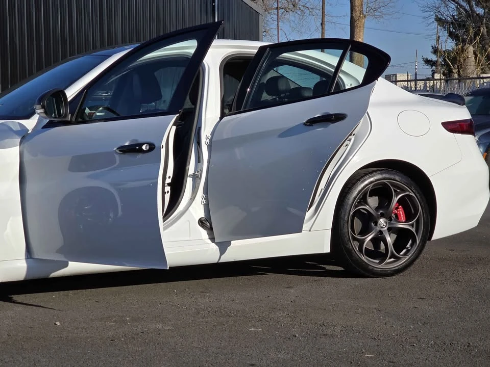 2019 Alfa Romeo Giulia - Image 8 of 16