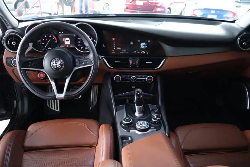 2019 Alfa Romeo Giulia - Image 7 of 10