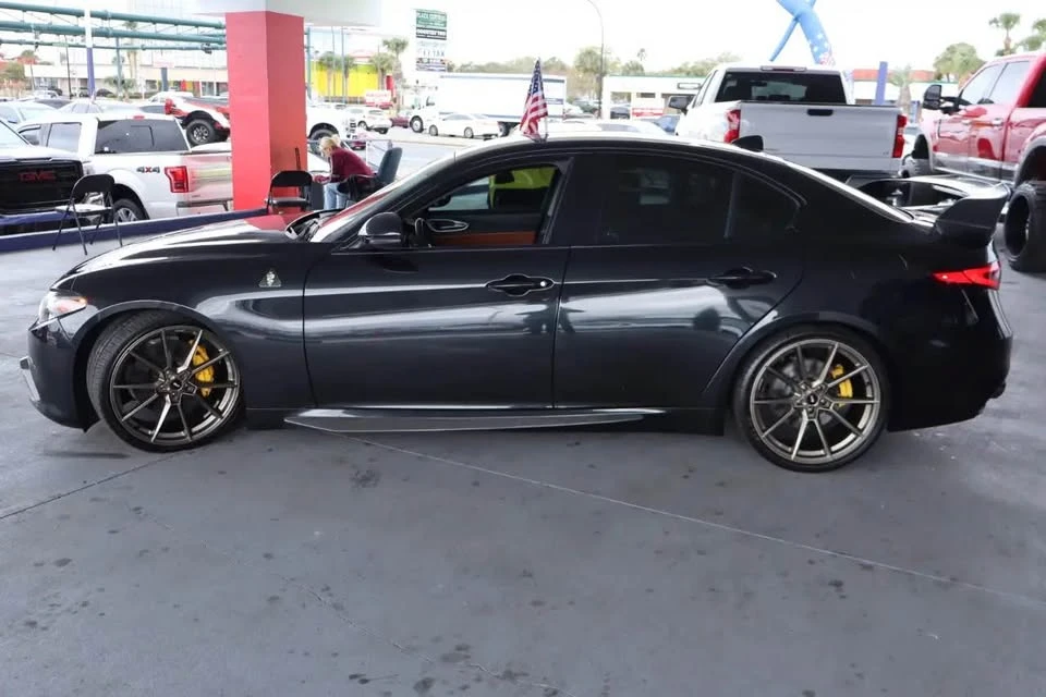 2019 Alfa Romeo Giulia - Image 4 of 10