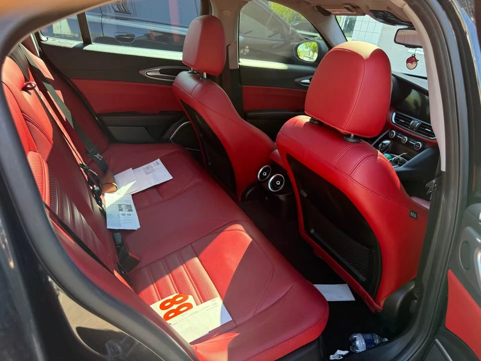 2019 Alfa Romeo Giulia - Image 6 of 6