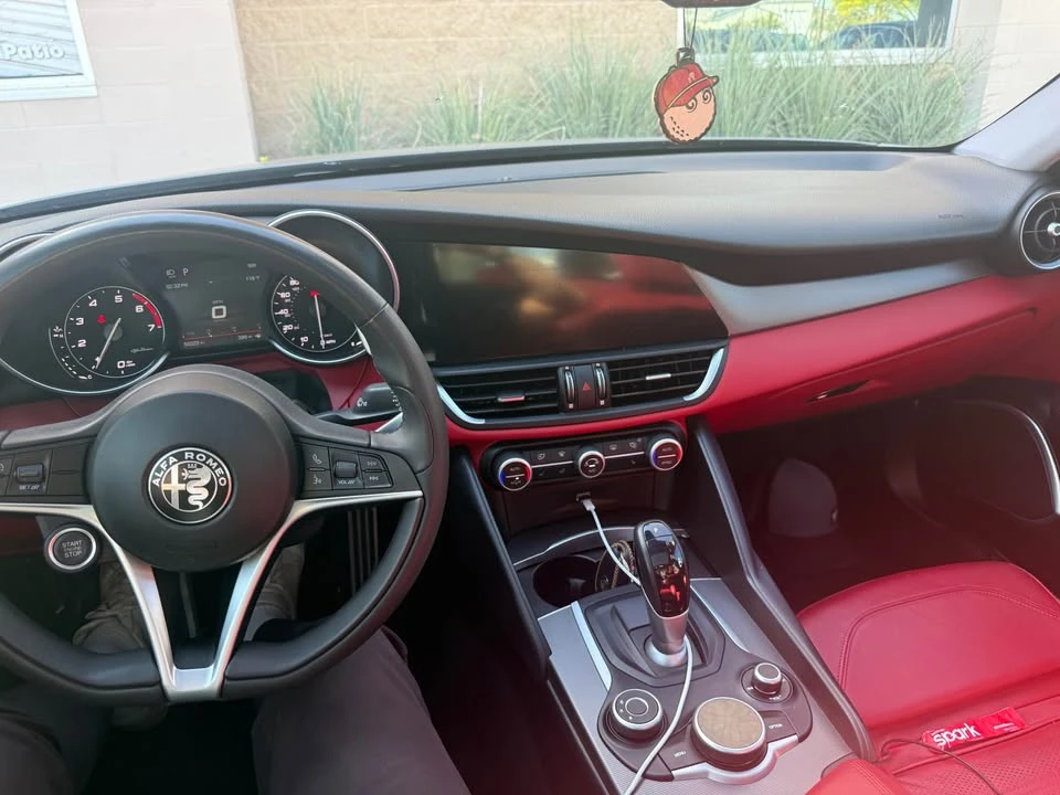 2019 Alfa Romeo Giulia - Image 5 of 6