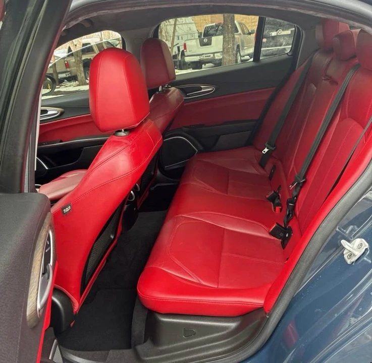 2019 Alfa Romeo Giulia - Image 6 of 7