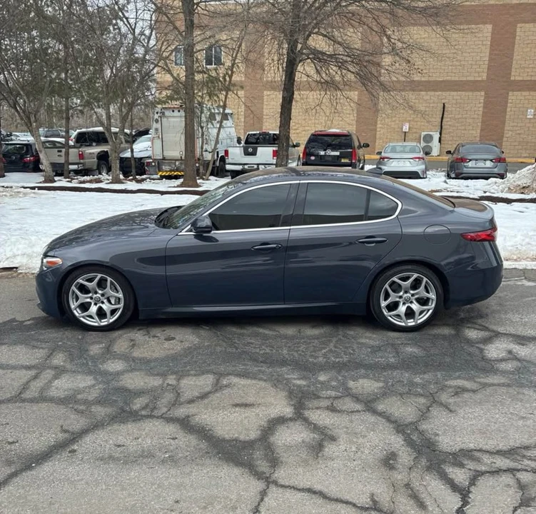 2019 Alfa Romeo Giulia - Image 2 of 7