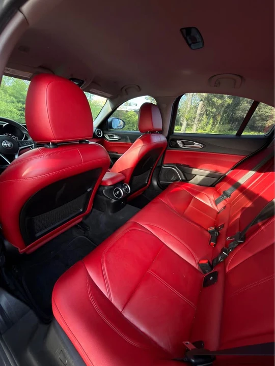 2019 Alfa Romeo Giulia - Image 7 of 13