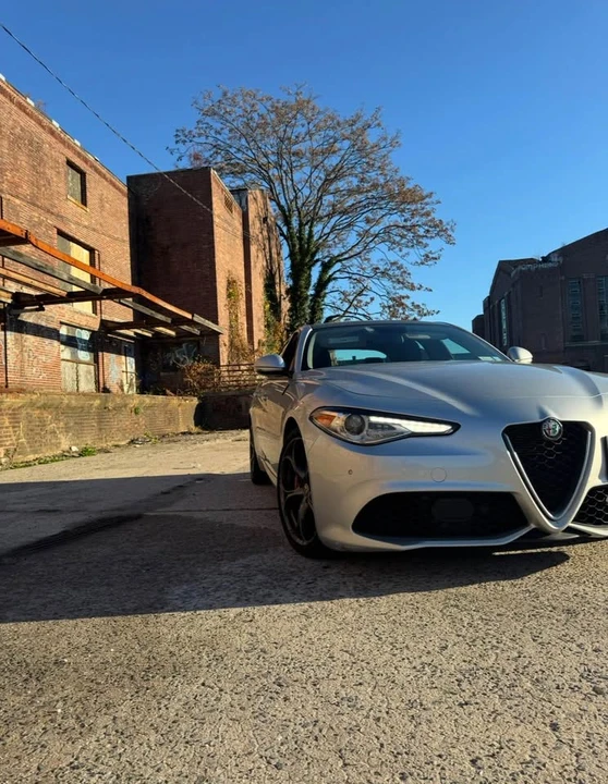 2019 Alfa Romeo Giulia - Image 5 of 9