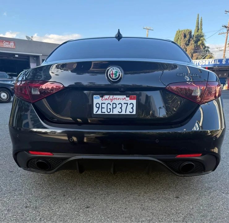 2019 Alfa Romeo Giulia - Image 5 of 20