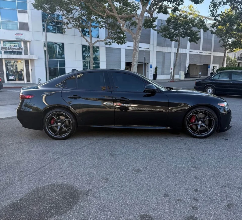 2019 Alfa Romeo Giulia - Image 7 of 20