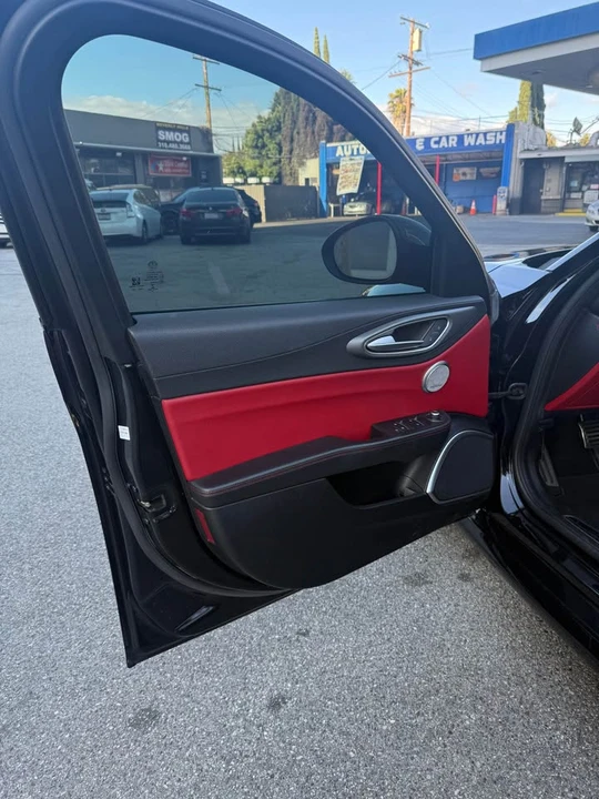 2019 Alfa Romeo Giulia - Image 10 of 20