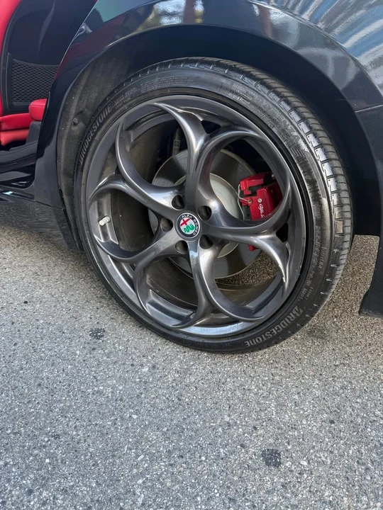 2019 Alfa Romeo Giulia - Image 13 of 20