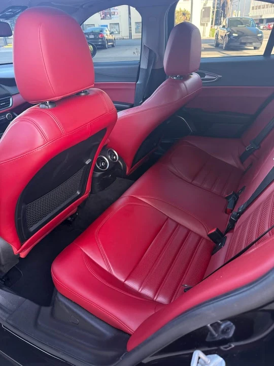 2019 Alfa Romeo Giulia - Image 11 of 20