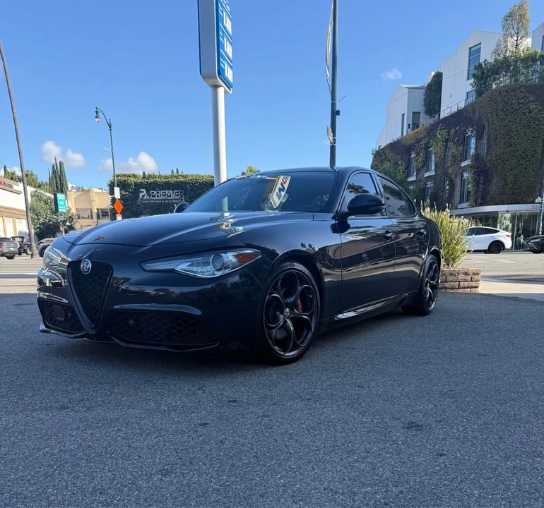 2019 Alfa Romeo Giulia - Image 2 of 20