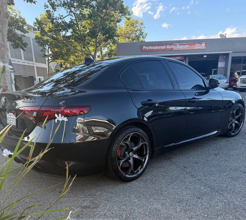 2019 Alfa Romeo Giulia - Image 6 of 20