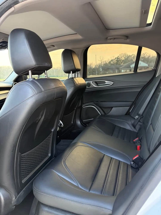 2019 Alfa Romeo Giulia - Image 7 of 13