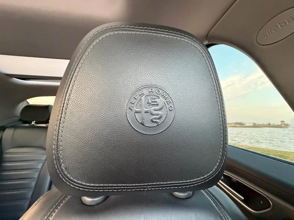 2019 Alfa Romeo Giulia - Image 9 of 13