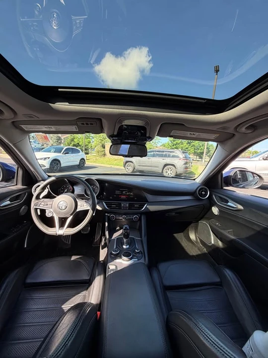 2019 Alfa Romeo Giulia - Image 10 of 14
