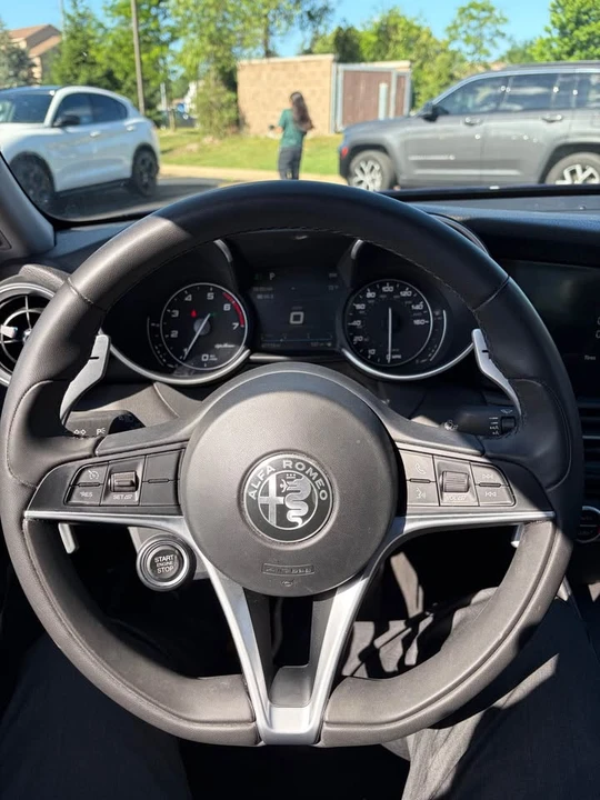 2019 Alfa Romeo Giulia - Image 12 of 14