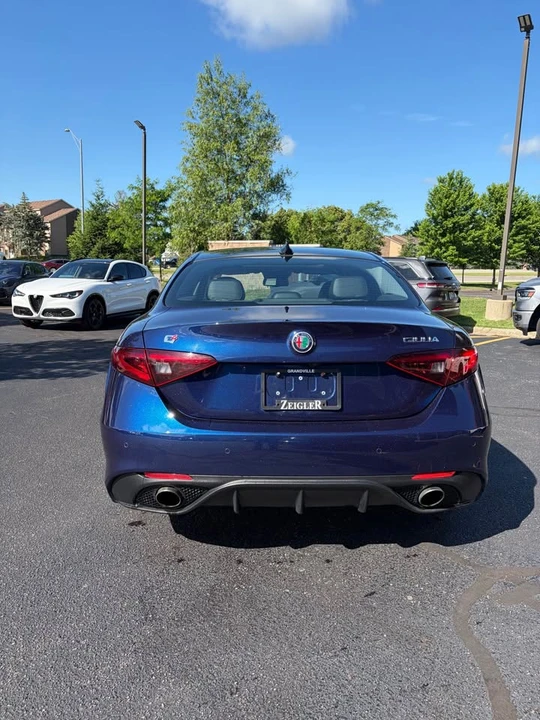 2019 Alfa Romeo Giulia - Image 8 of 14