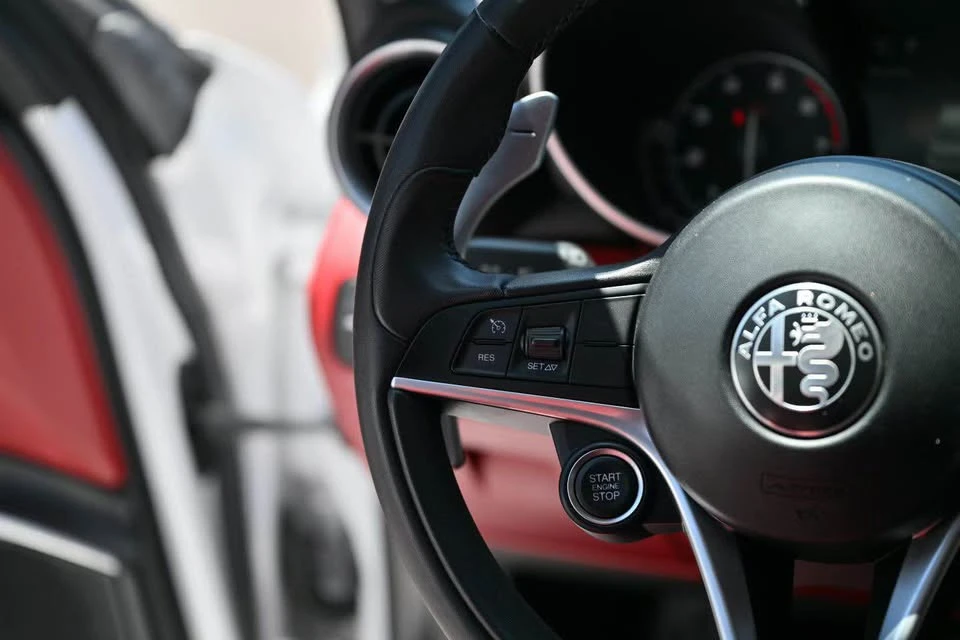 2019 Alfa Romeo Giulia - Image 3 of 9