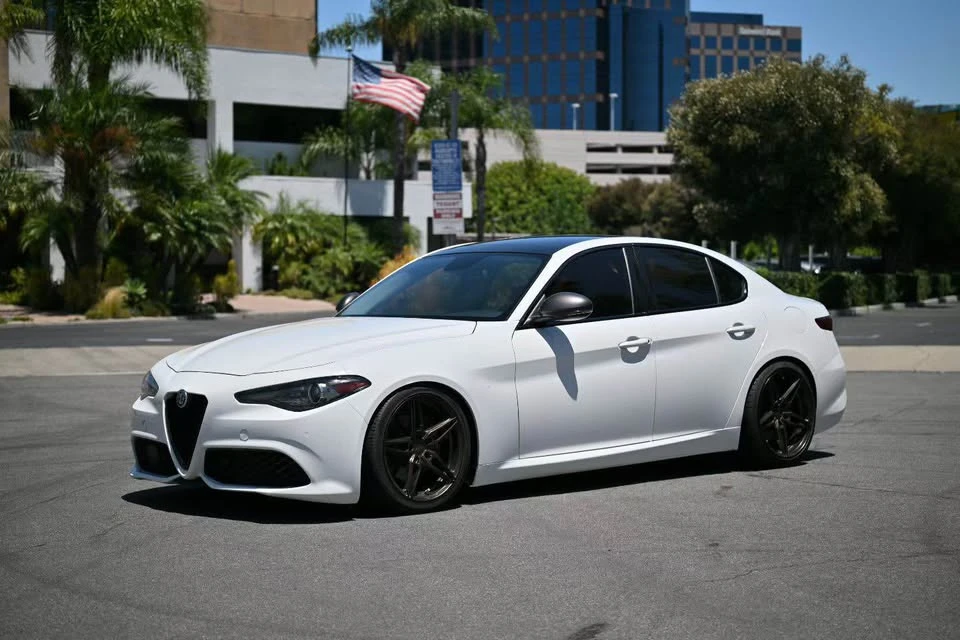 2019 Alfa Romeo Giulia - Image 9 of 9