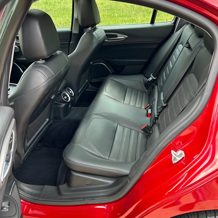 2019 Alfa Romeo Giulia - Image 16 of 20