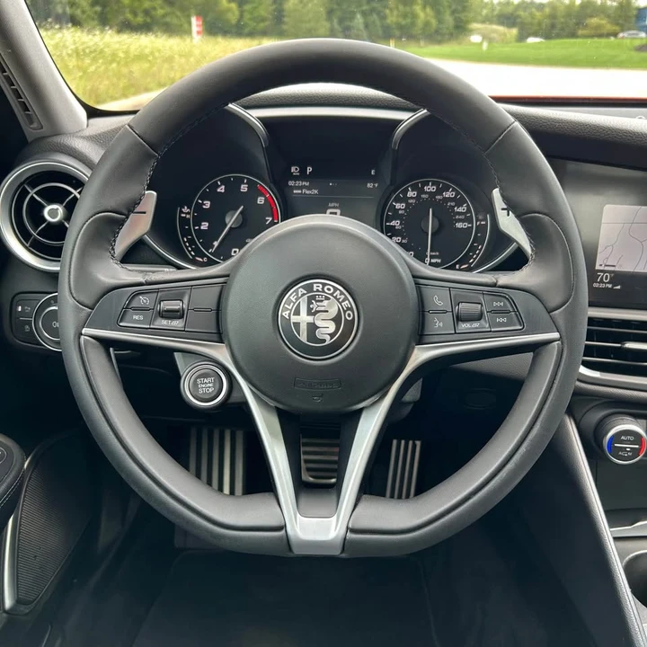 2019 Alfa Romeo Giulia - Image 12 of 20