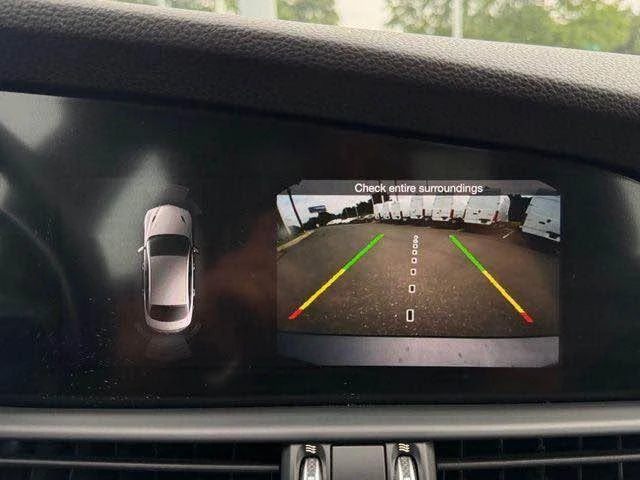 2019 Alfa Romeo Giulia - Image 11 of 20